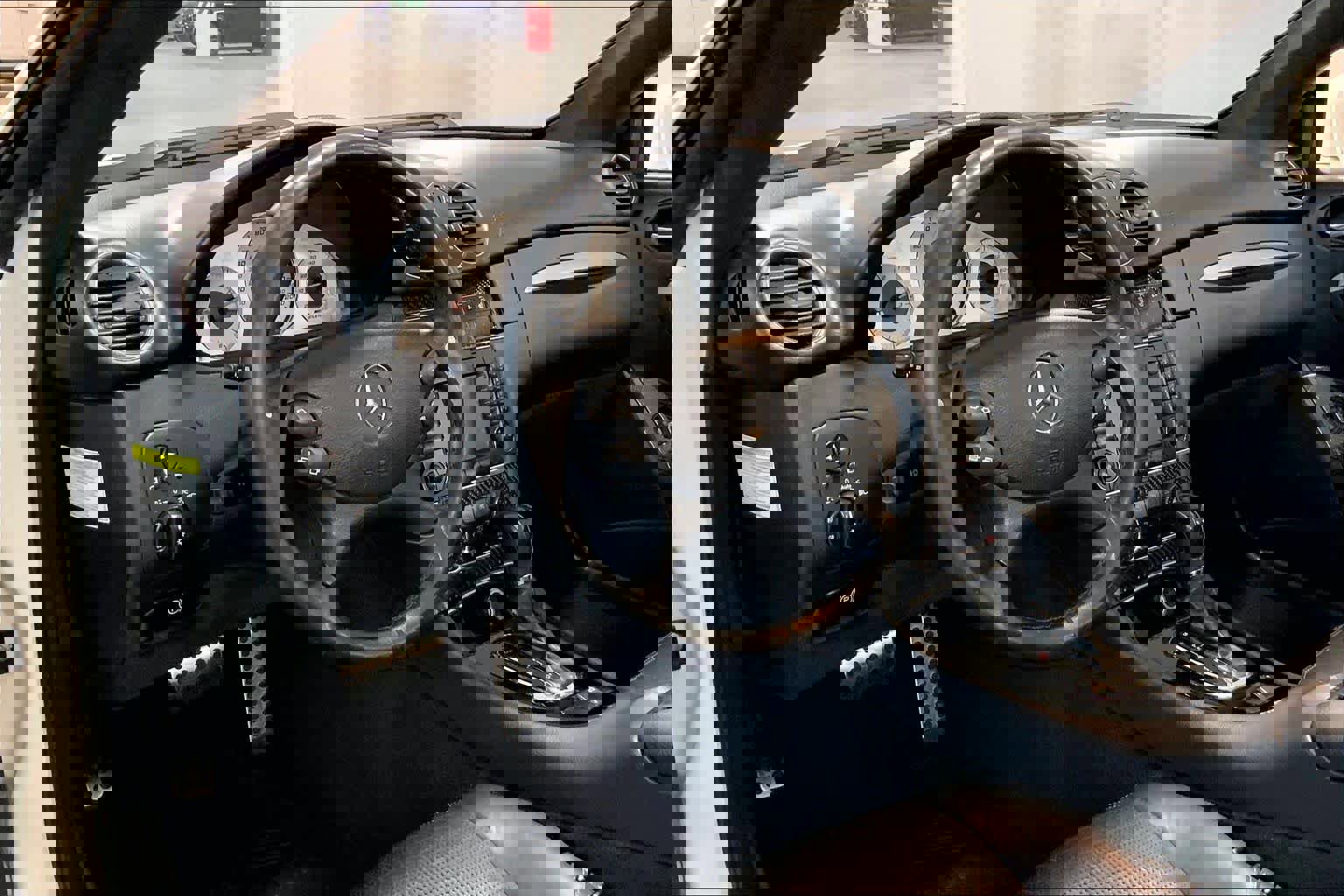 Used 2005 Mercedes-Benz CLK 55 AMG Cabriolet image 17