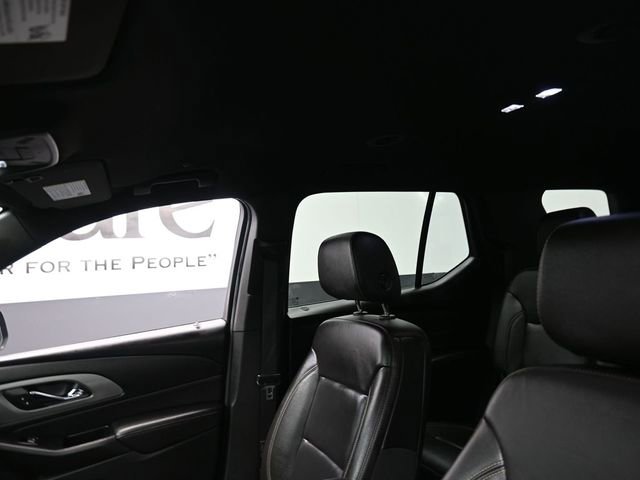 Used 2023 Chevrolet Traverse LT image 17