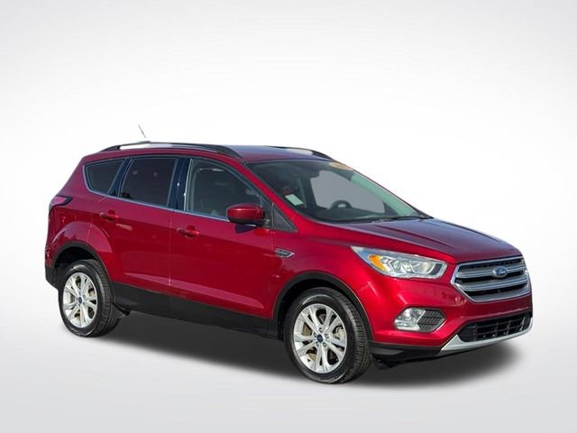 Used 2017 Ford Escape SE w/ Equipment Group 201A image 1