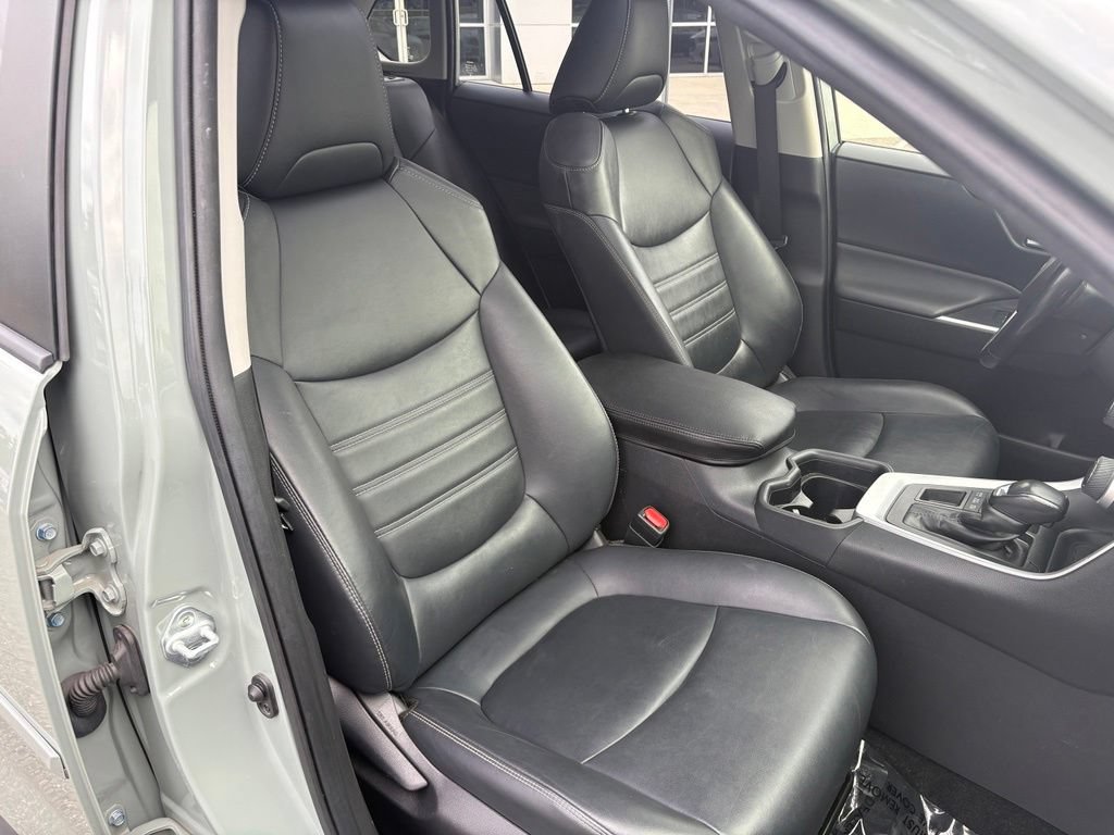 Used 2019 Toyota RAV4 XLE Premium AWD/4WD image 22