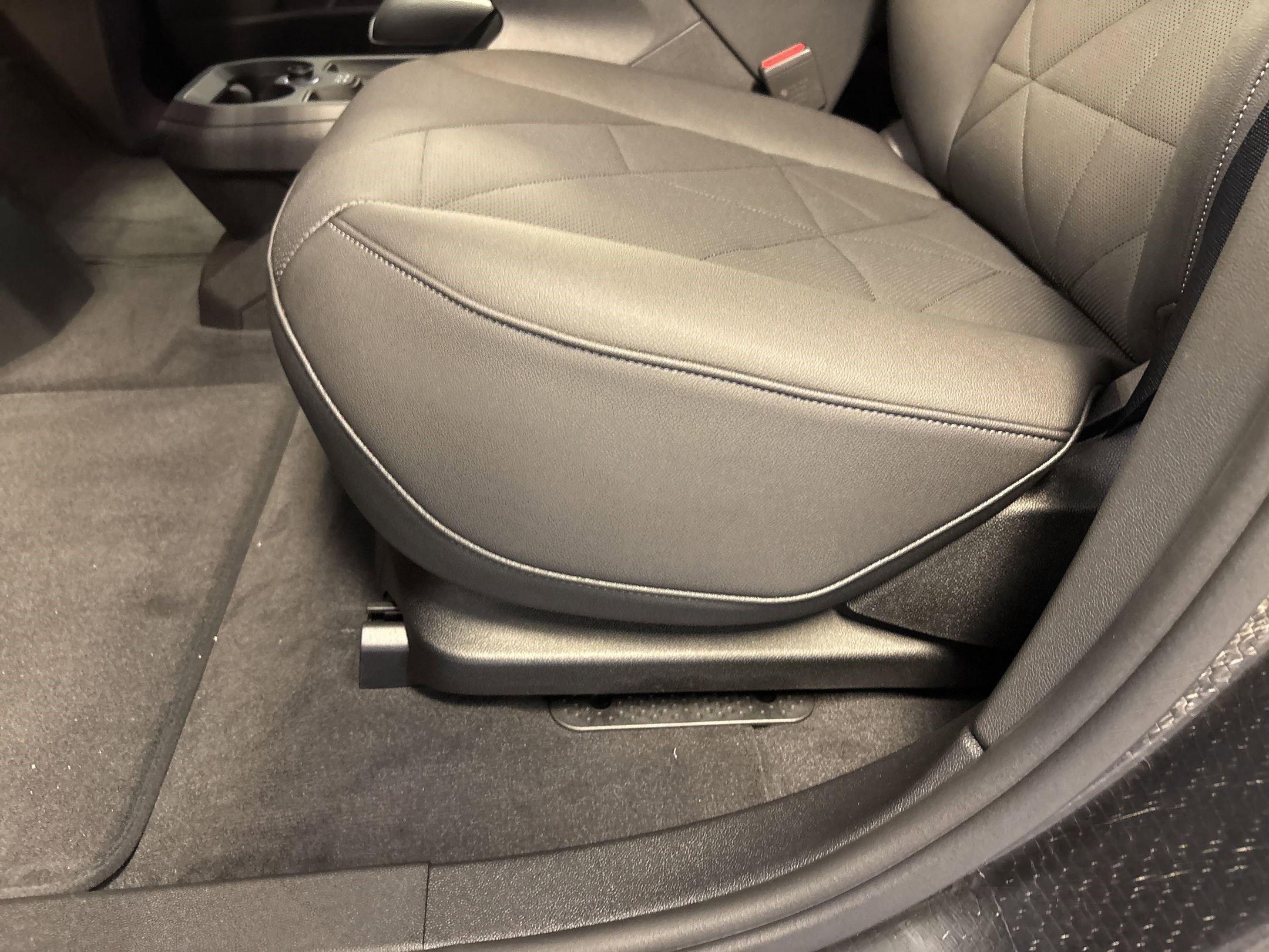 New 2026 BMW iX xDrive60 w/ Premium Package image 13