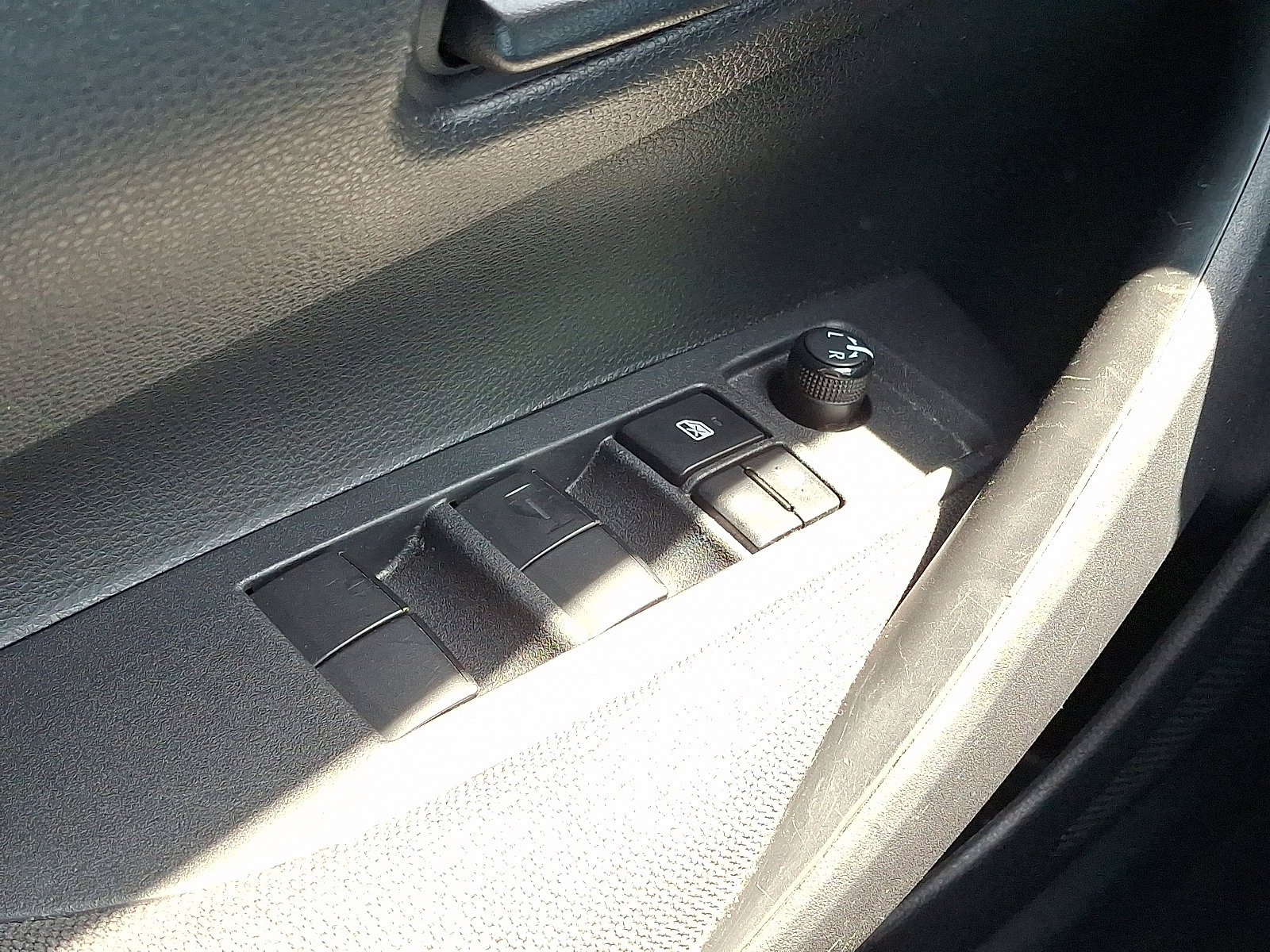 Used 2023 Toyota Corolla LE FWD image 25