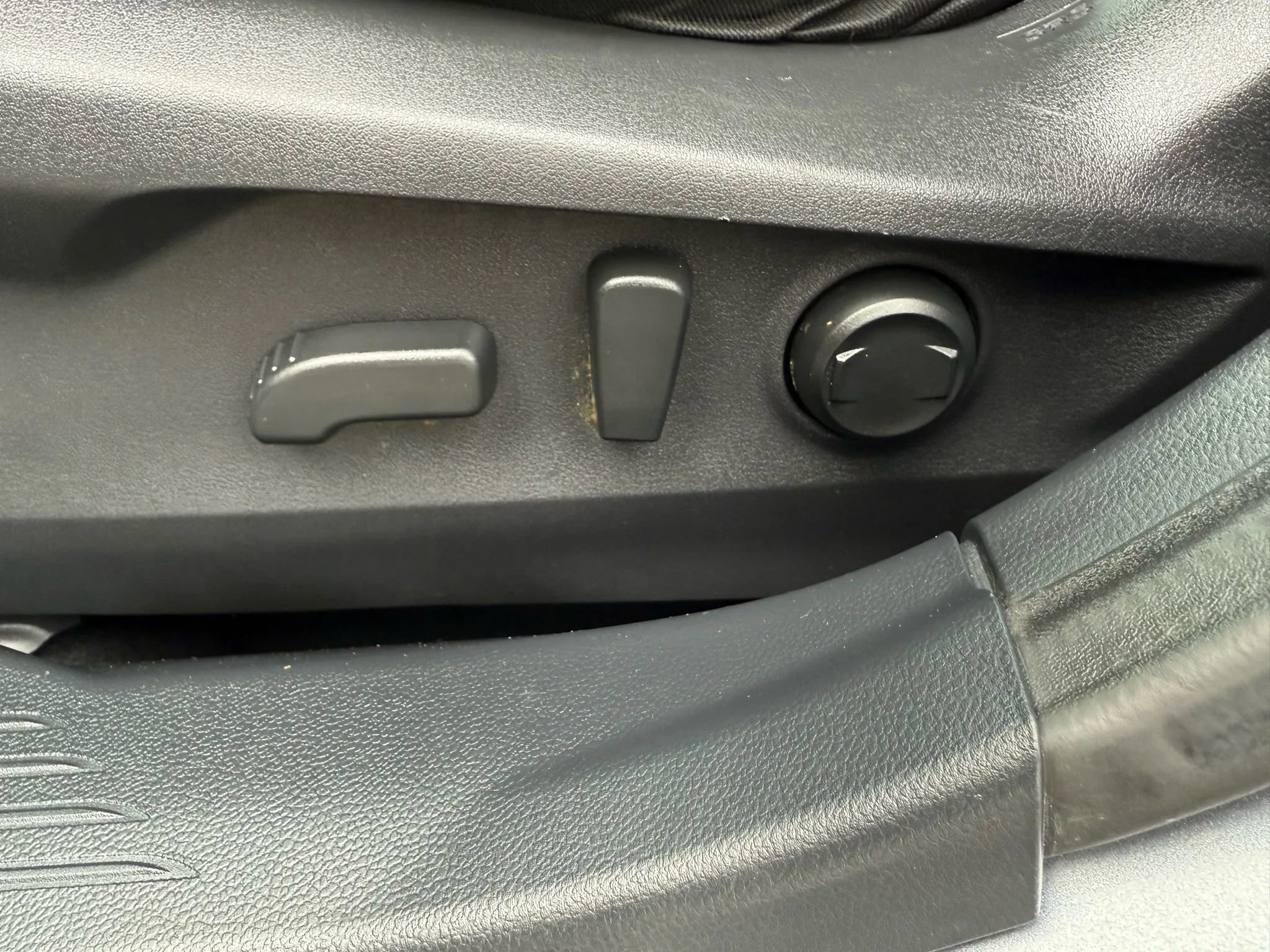 Used 2020 Subaru Outback Premium image 16