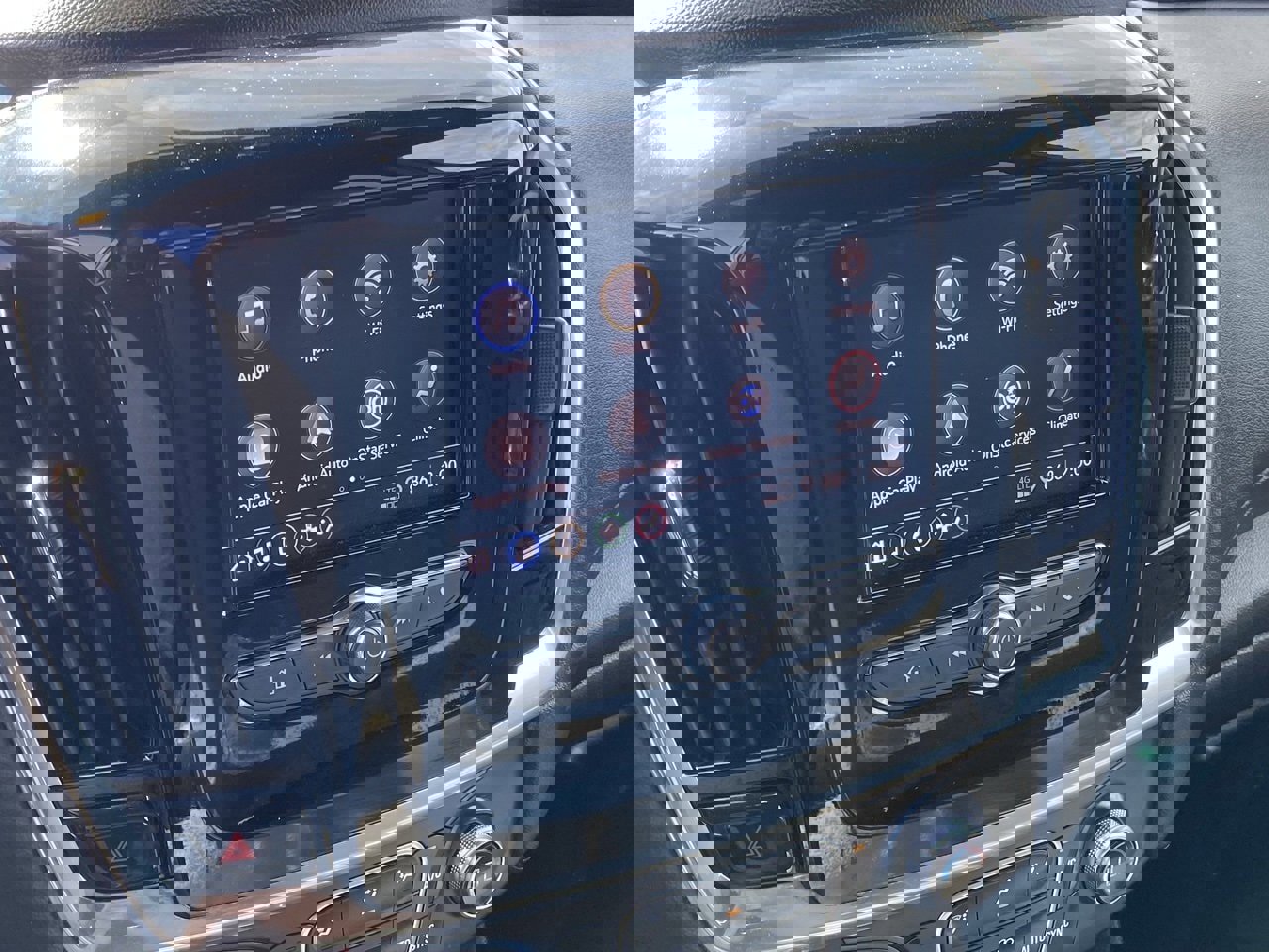 Used 2023 Chevrolet Traverse LT image 8