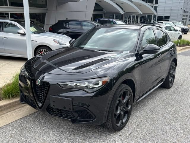 Used 2024 Alfa Romeo Stelvio Veloce AWD/4WD image 2