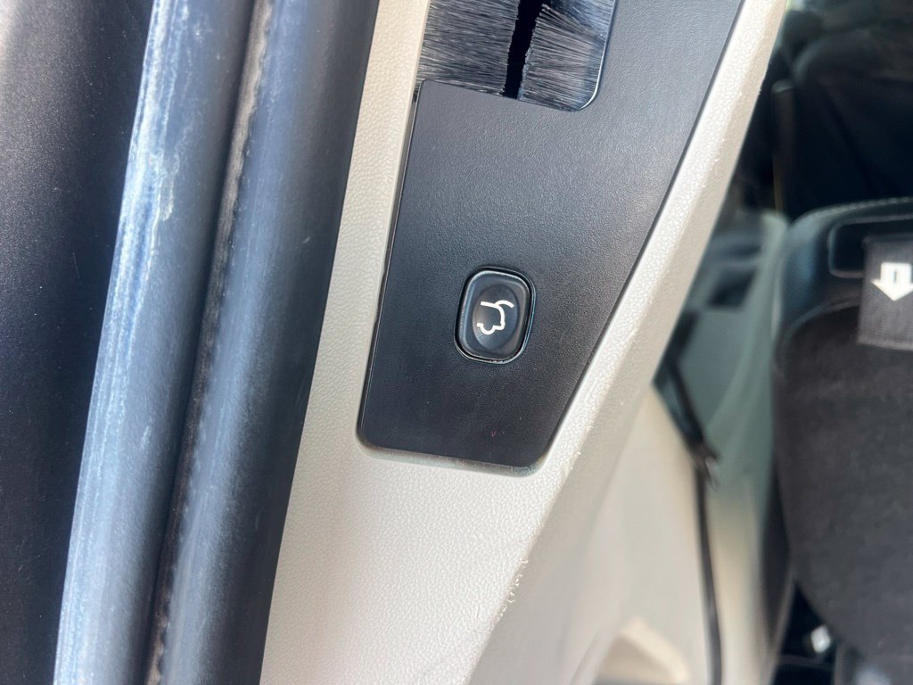Used 2020 Dodge Grand Caravan SXT FWD image 16