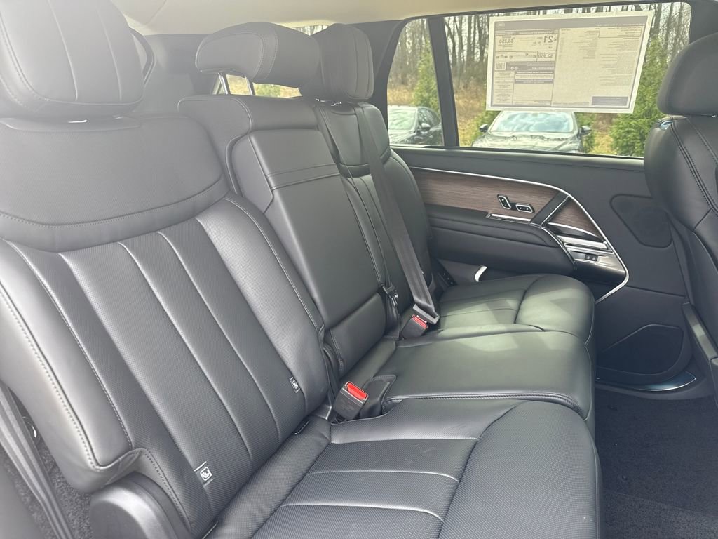 New 2026 Land Rover Range Rover Long Wheelbase SE image 18