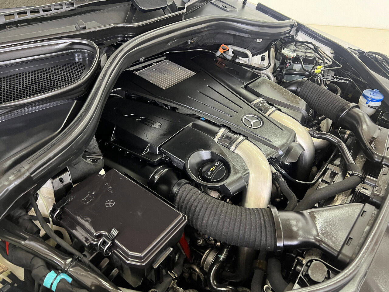 Used 2014 Mercedes-Benz GL 550 4MATIC image 38