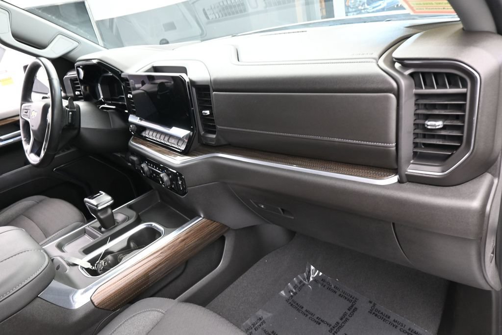 Used 2024 Chevrolet Silverado 1500 LT RWD image 44