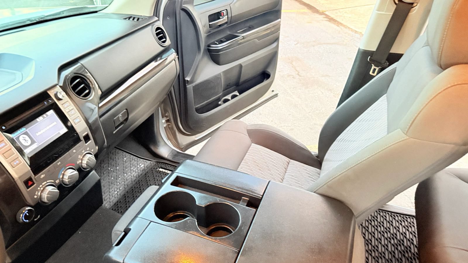 Used 2014 Toyota Tundra SR AWD/4WD image 9