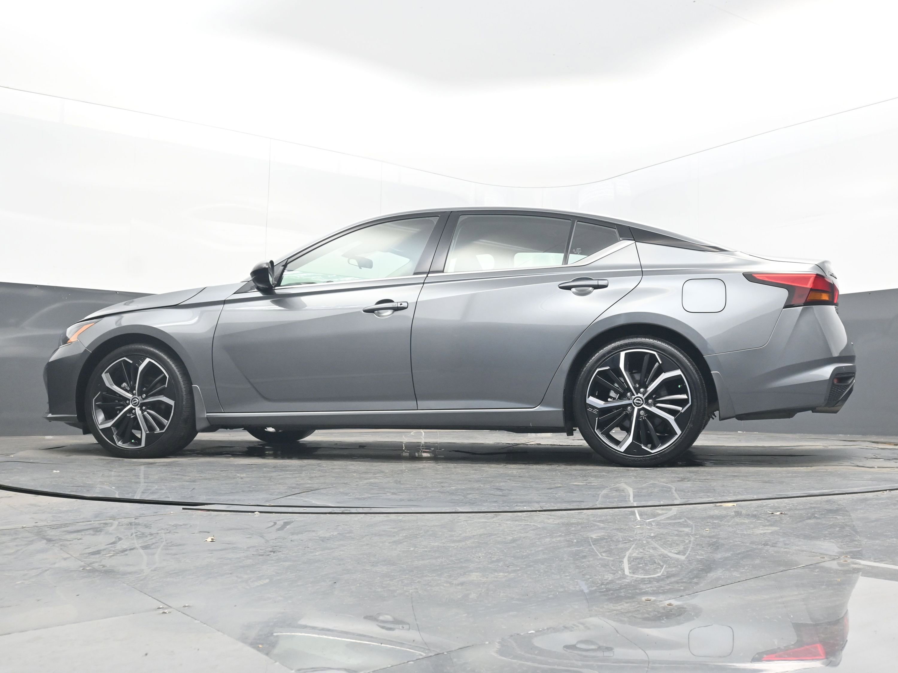 Certified 2023 Nissan Altima 2.5 SR w/ SR Premium Package image 26