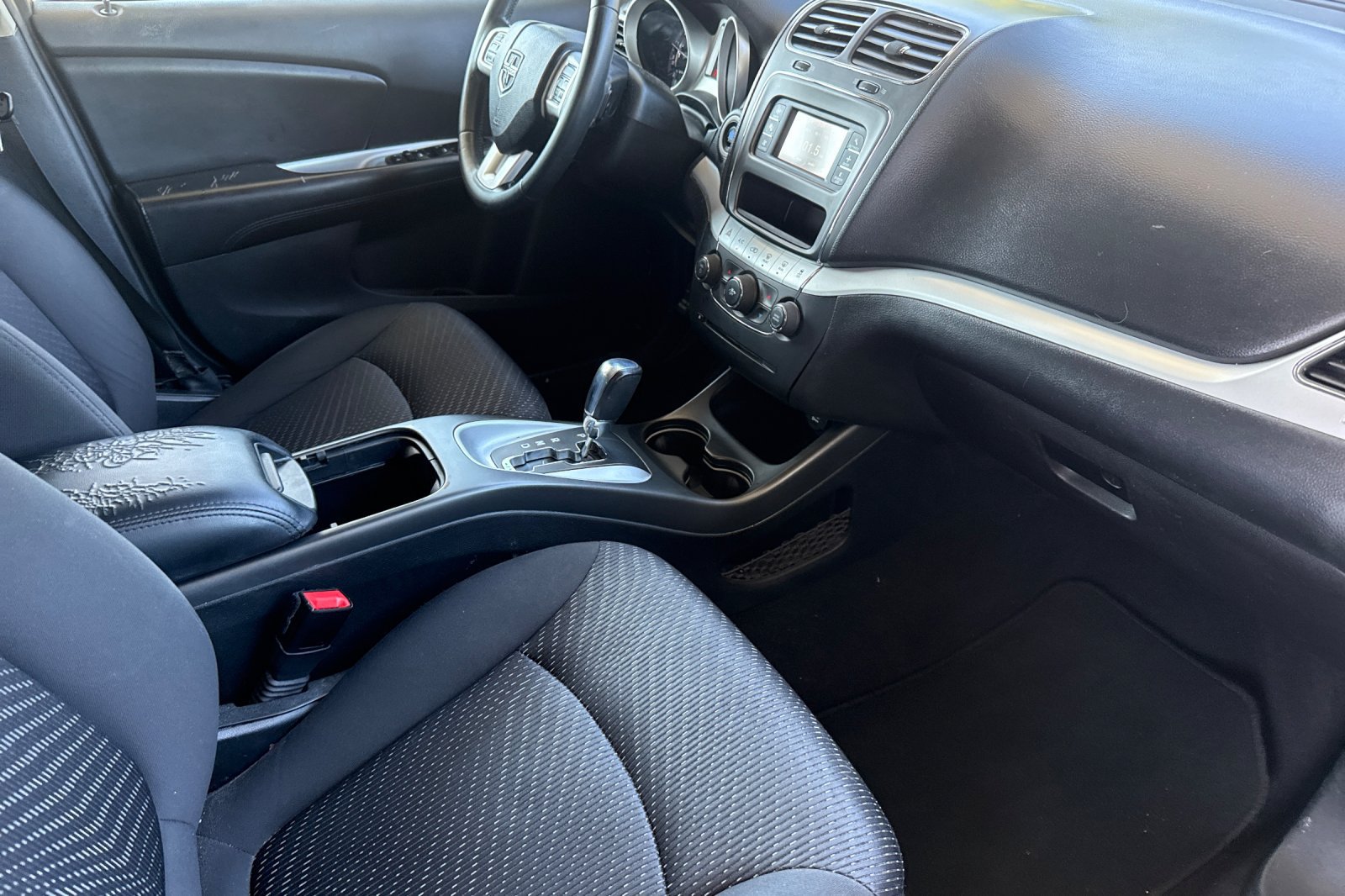 Used 2018 Dodge Journey SE w/ Connectivity Group FWD image 24
