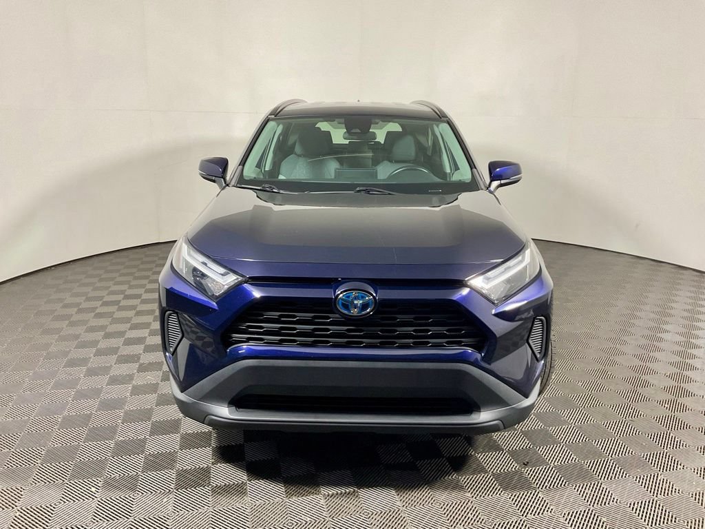 Used 2022 Toyota RAV4 XLE AWD/4WD image 5