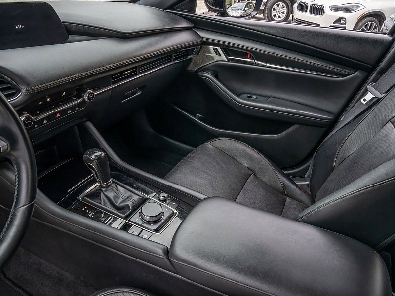 Used 2019 MAZDA MAZDA3 Hatchback w/ Premium Package image 15