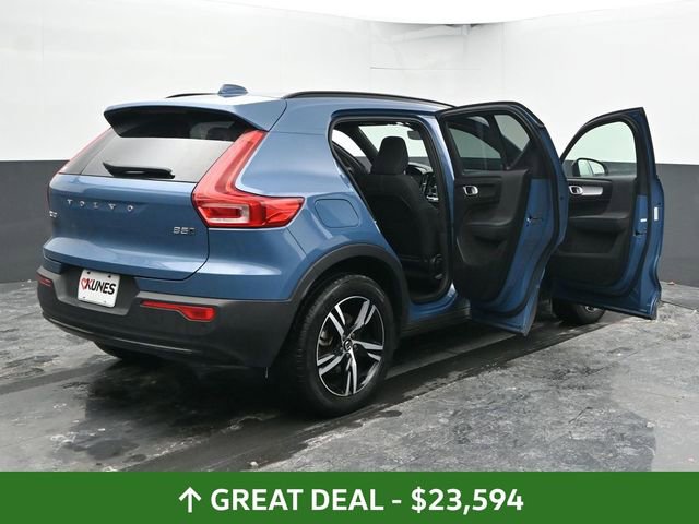 Used 2024 Volvo XC40 B5 Core image 57