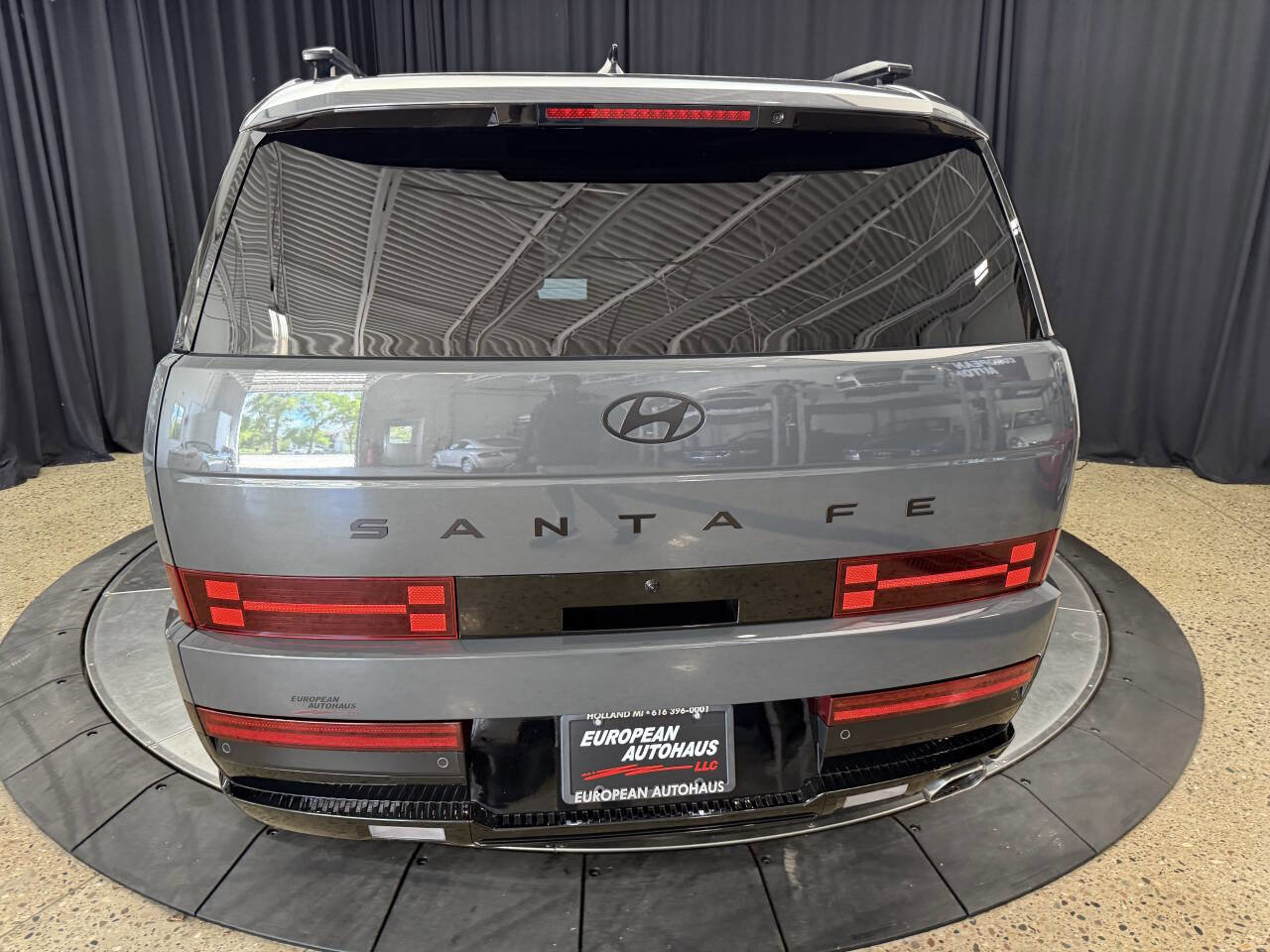 Used 2024 Hyundai Santa Fe Calligraphy image 9