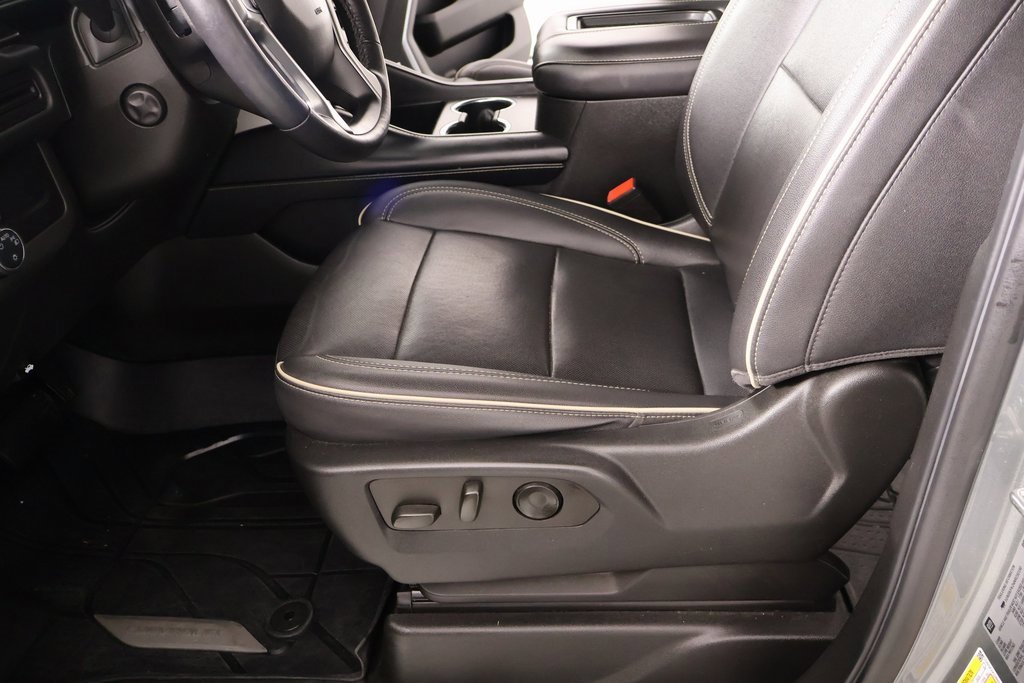 Used 2022 Chevrolet Suburban Premier image 12