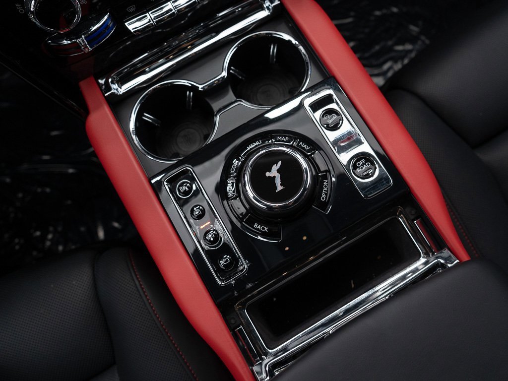 Certified 2024 Rolls-Royce Cullinan Black Badge w/ Dark Exterior Package image 39