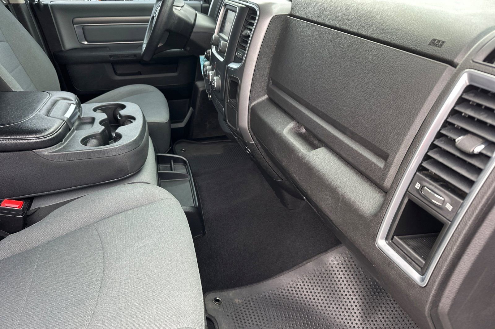 Used 2022 RAM 1500 Classic SLT RWD image 17