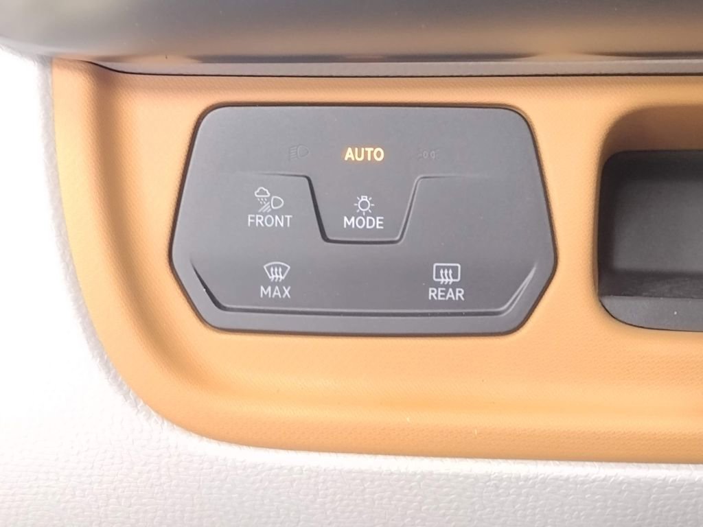 New 2025 Volkswagen ID. Buzz 1st Edition image 32