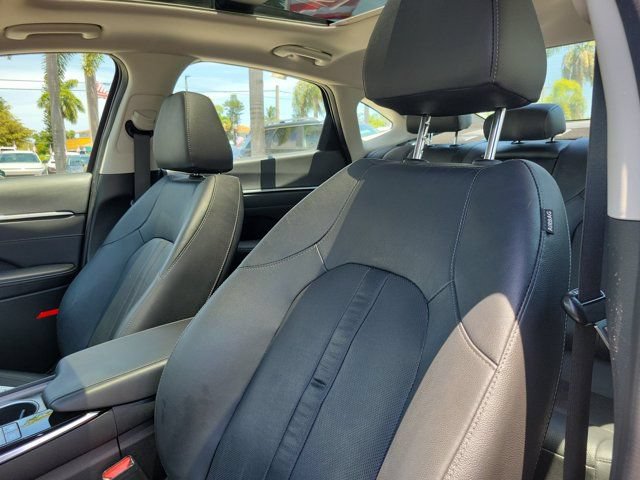 Certified 2023 Hyundai Sonata Limited w/ Cargo Package FWD image 16