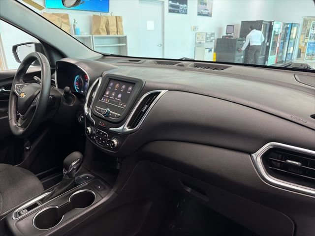 Used 2023 Chevrolet Equinox LT image 30
