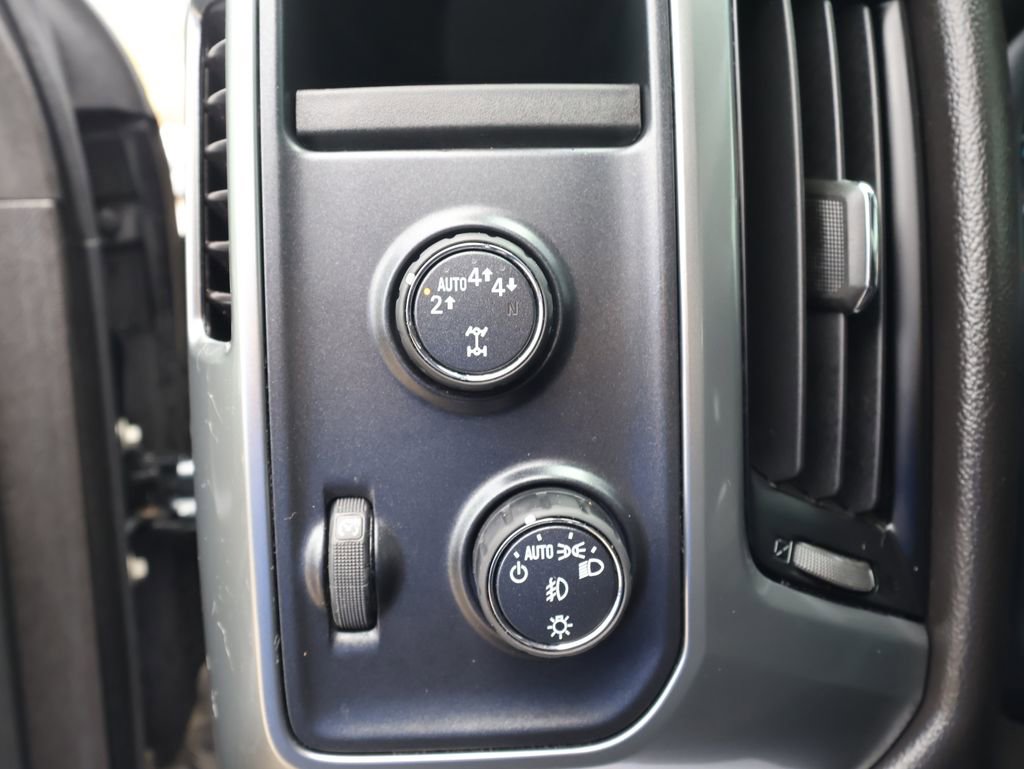 Used 2018 Chevrolet Silverado 1500 LT w/ All Star Edition image 12