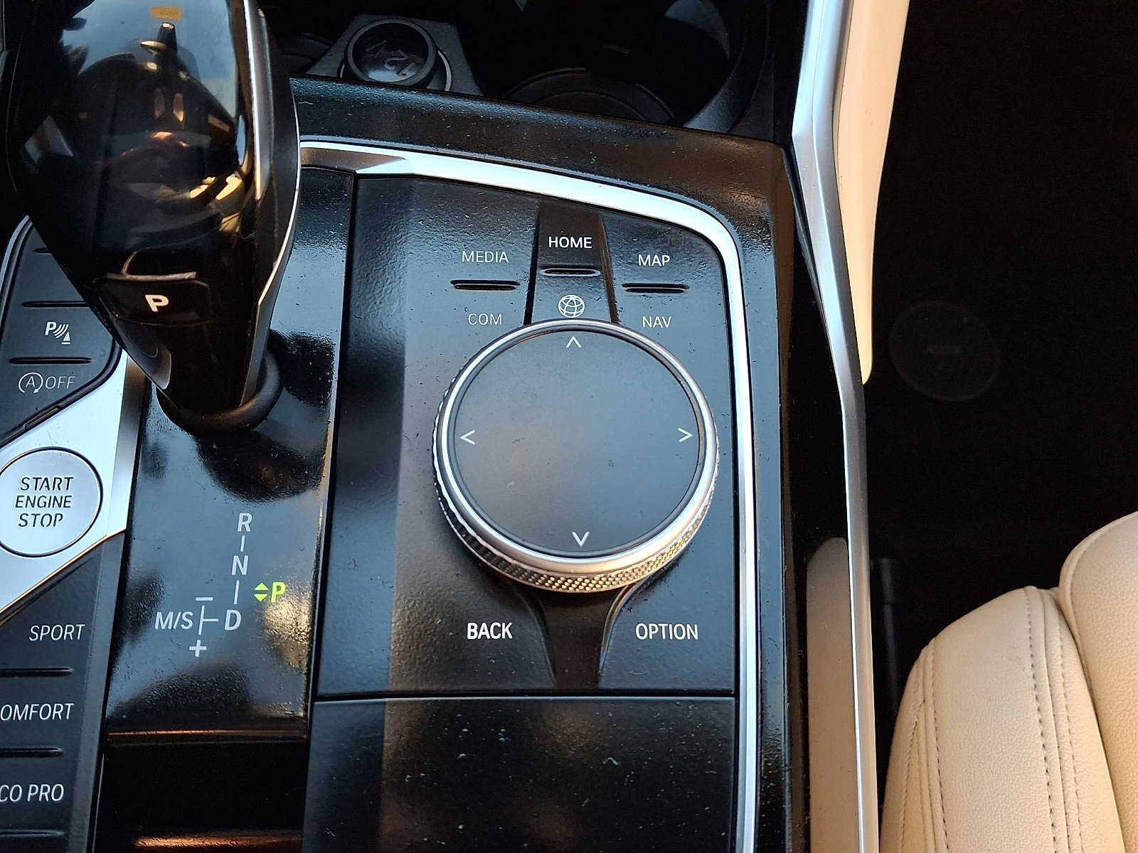 Used 2019 BMW 330i xDrive Sedan w/ Driving Assistance Package AWD/4WD image 16