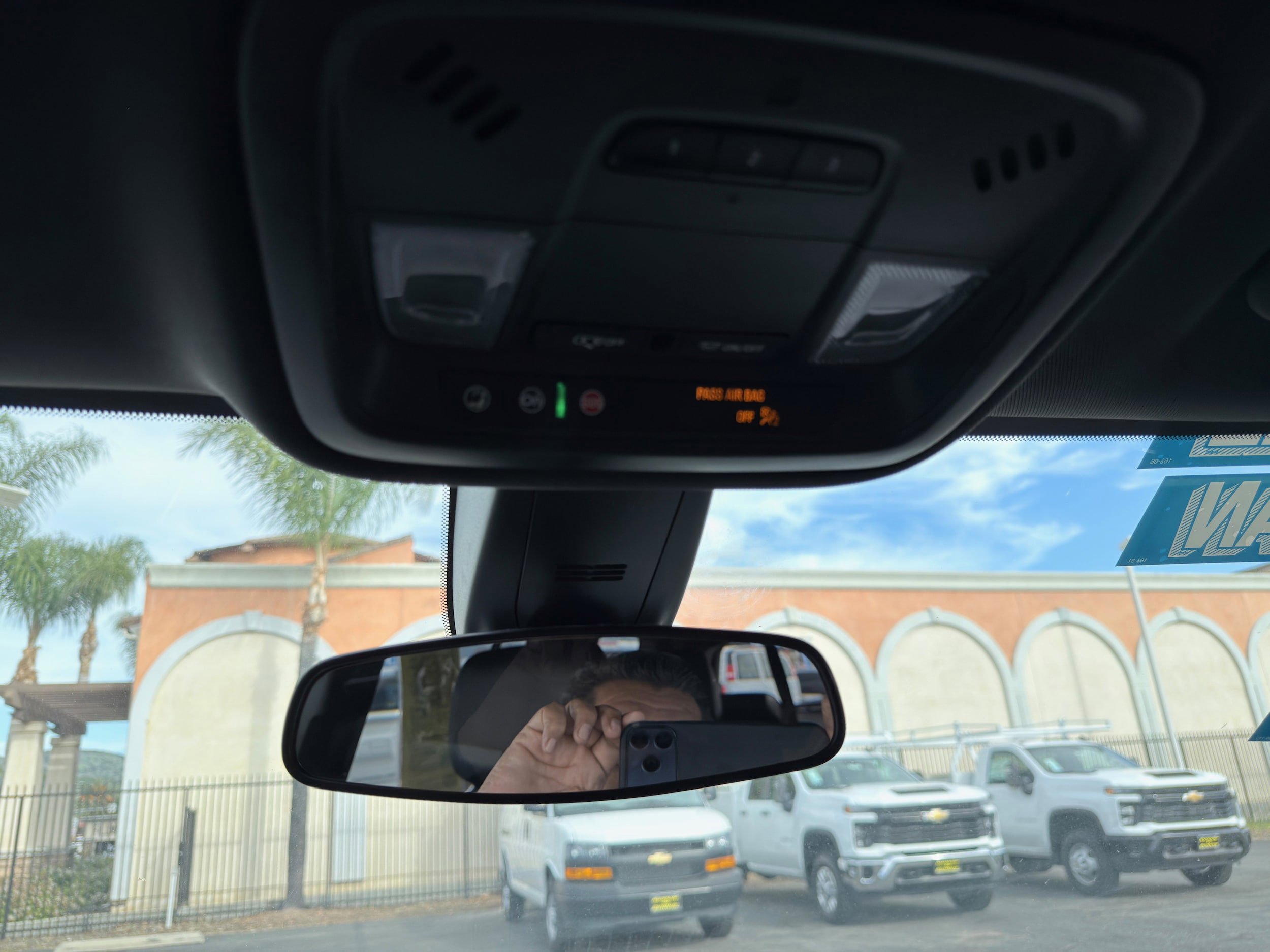 Used 2023 Chevrolet Traverse LT FWD image 30