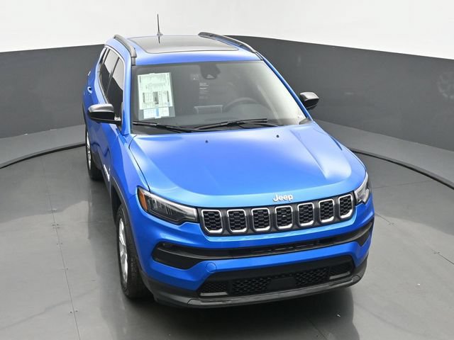 New 2025 Jeep Compass Latitude w/ Sun & Sound Group AWD/4WD image 45