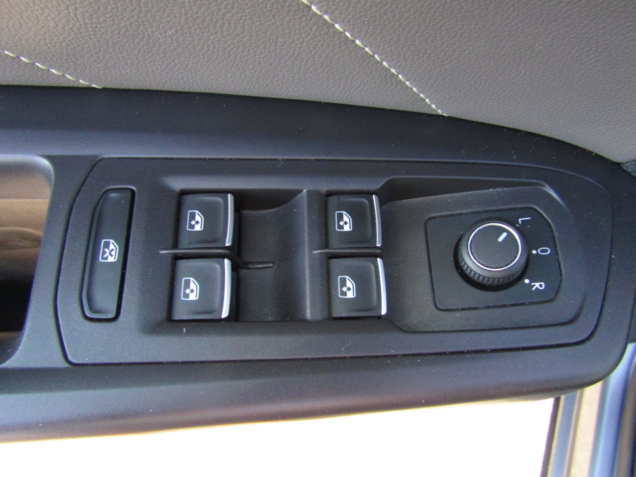 Used 2022 Volkswagen Atlas SE image 11