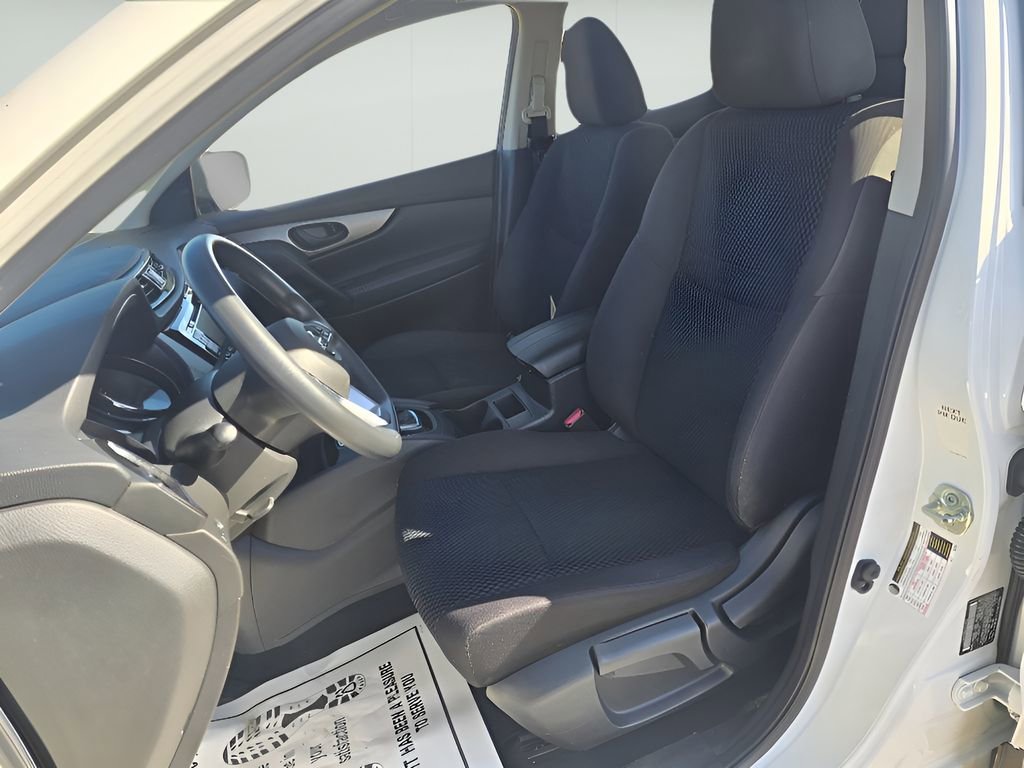 Used 2019 Nissan Rogue Sport S image 12