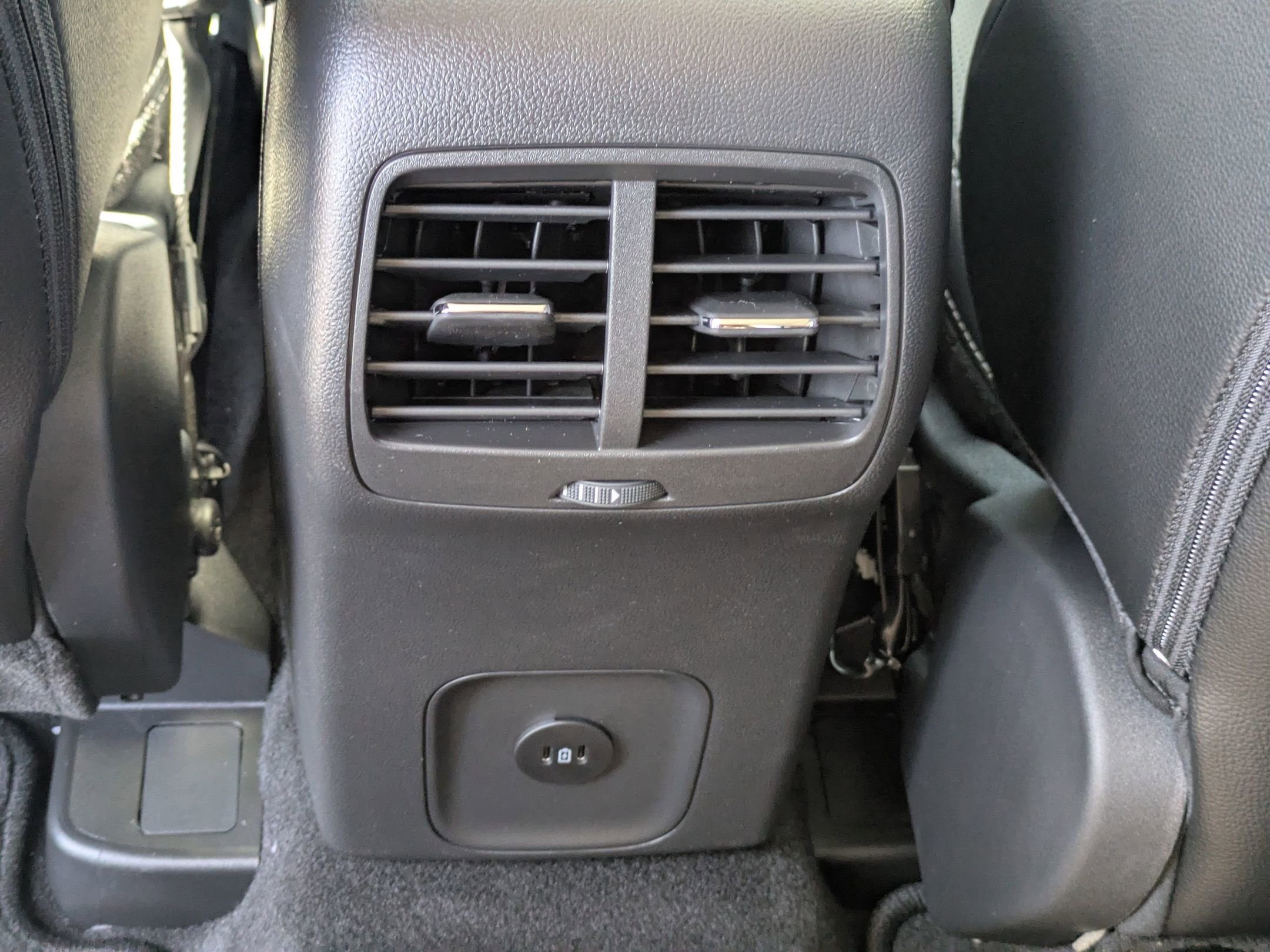 New 2025 Ford Escape SE w/ PHEV Premium Package image 31