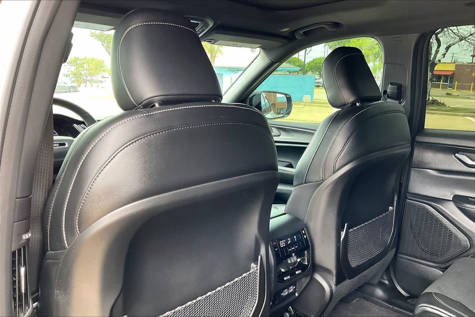 Used 2025 Jeep Grand Cherokee L Altitude RWD image 10