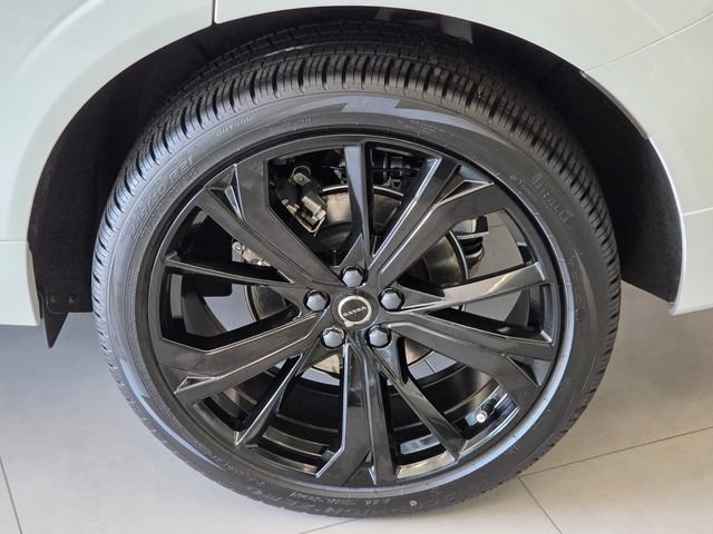 New 2026 Volvo XC60 B5 Ultra w/ Protection Package Premier AWD/4WD image 13