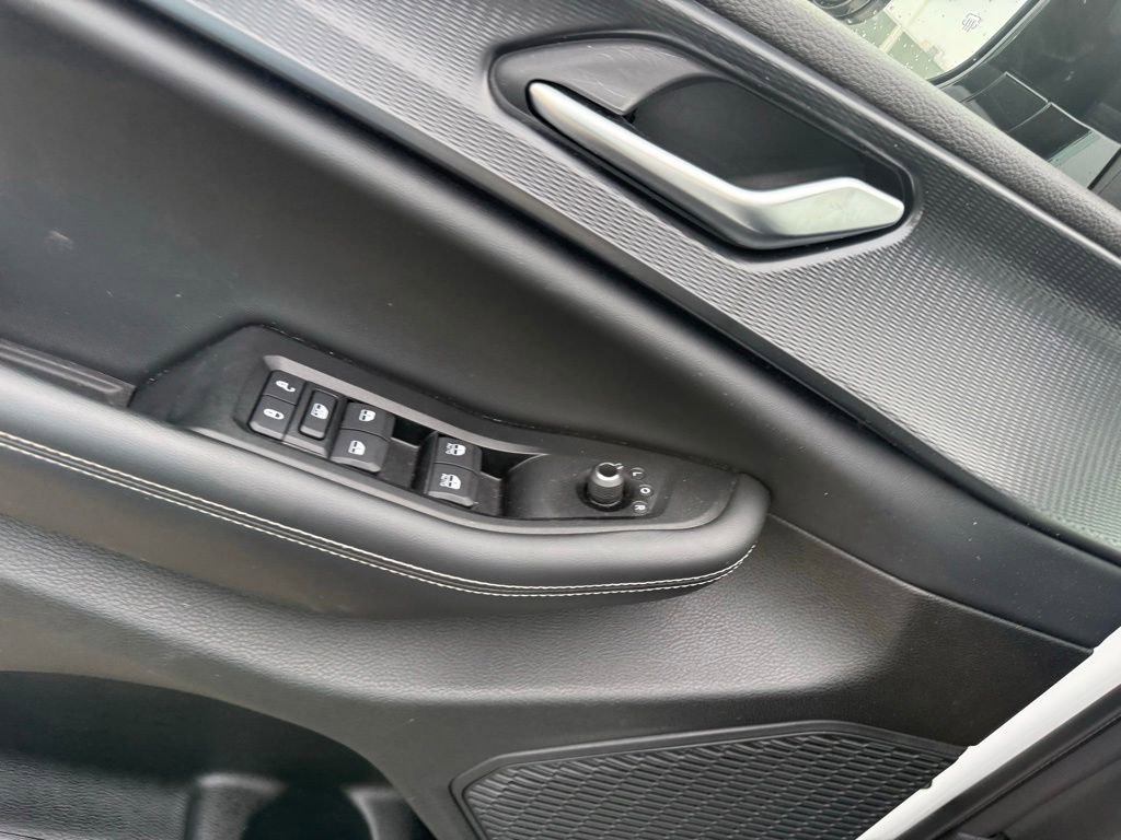 Used 2023 Jeep Grand Cherokee Altitude RWD image 9