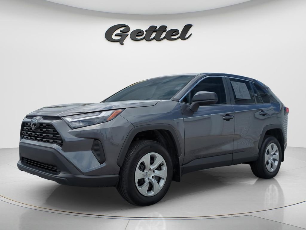 Used 2023 Toyota RAV4 LE image 9