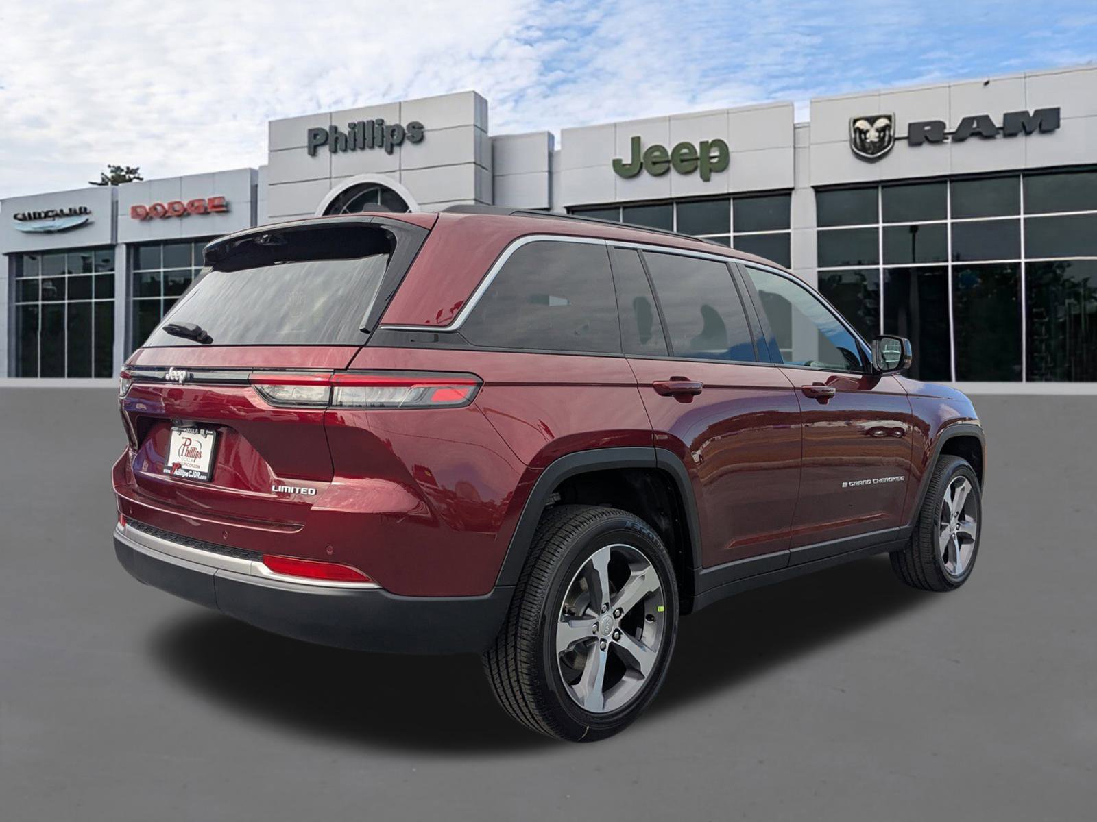 New 2026 Jeep Grand Cherokee Limited w/ Luxury Tech Group II image 3