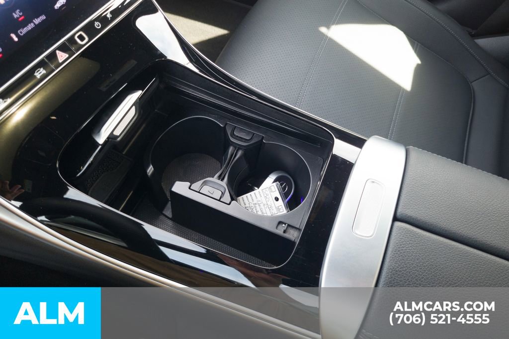 Used 2025 Mercedes-Benz C 300 Sedan image 28