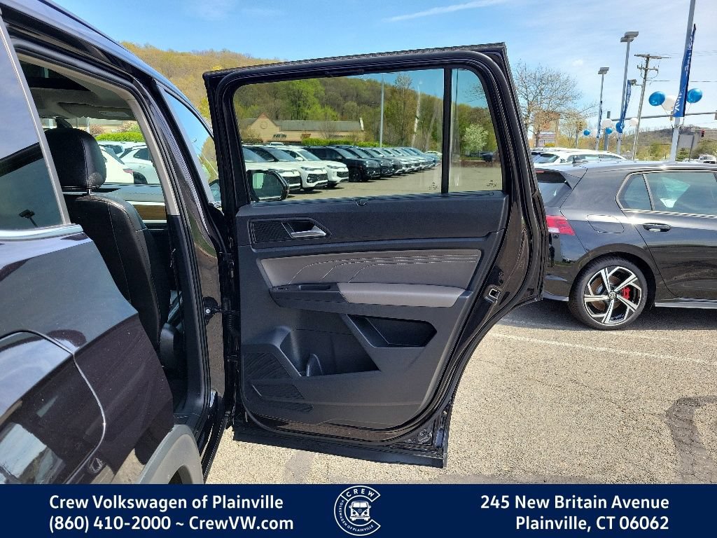 Certified 2022 Volkswagen Atlas SE w/ Panoramic Sunroof Package AWD/4WD image 46