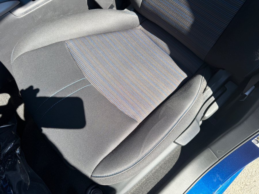 Used 2025 Nissan Leaf S FWD image 19