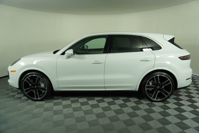 Used 2022 Porsche Cayenne Turbo AWD/4WD image 4