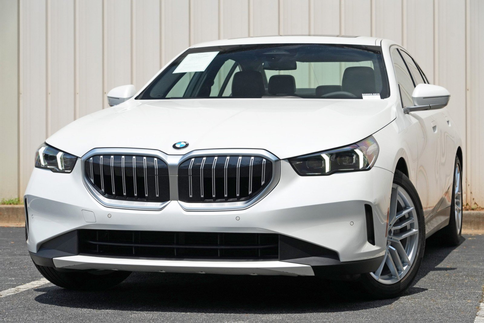 Used 2024 BMW 540i xDrive w/ Convenience Package AWD/4WD image 3