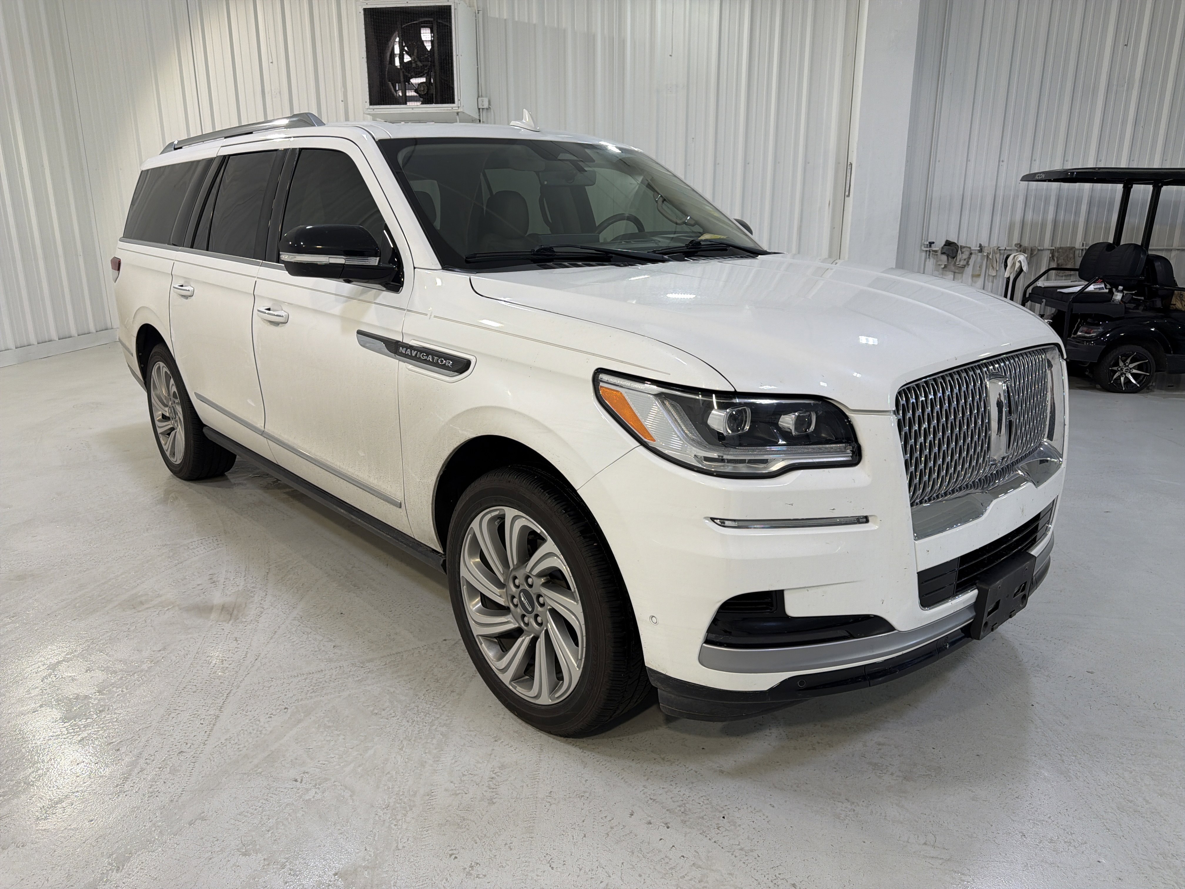 Used 2022 Lincoln Navigator L Reserve AWD/4WD image 7