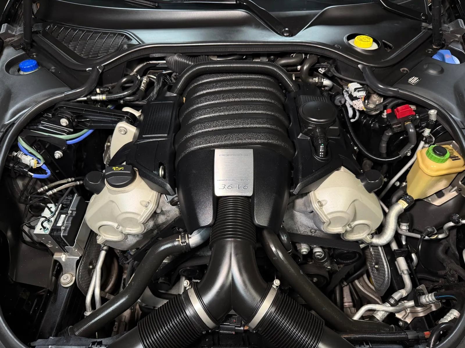 Used 2015 Porsche Panamera 4 image 15