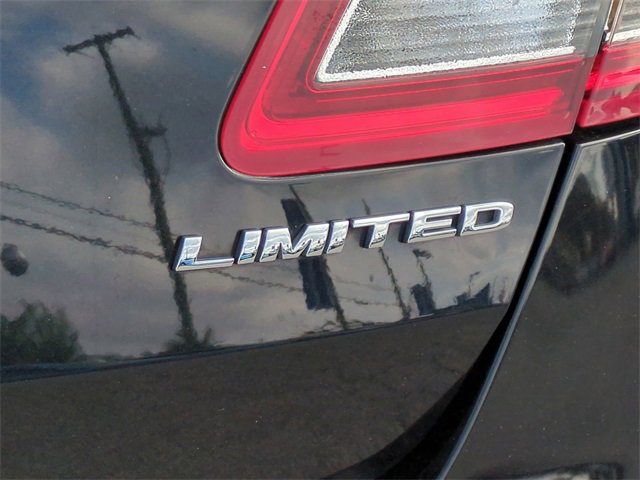 Used 2019 Ford Taurus Limited image 13