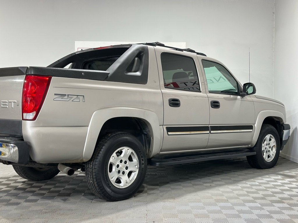Used 2006 Chevrolet Avalanche Z71 w/ Sun And Sound Package image 9