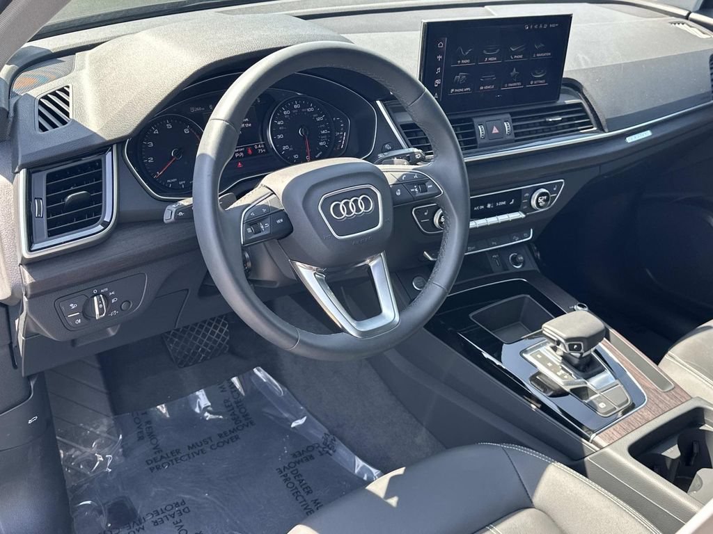 Used 2024 Audi Q5 2.0T Premium AWD/4WD image 2