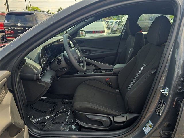 New 2025 Hyundai Elantra SEL image 11