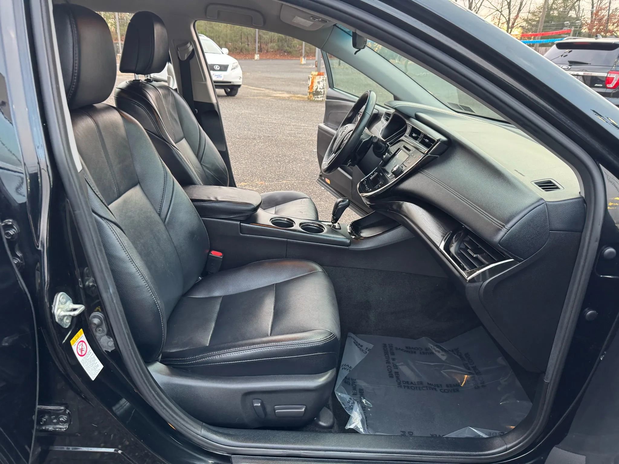 Used 2018 Toyota Avalon XLE image 18